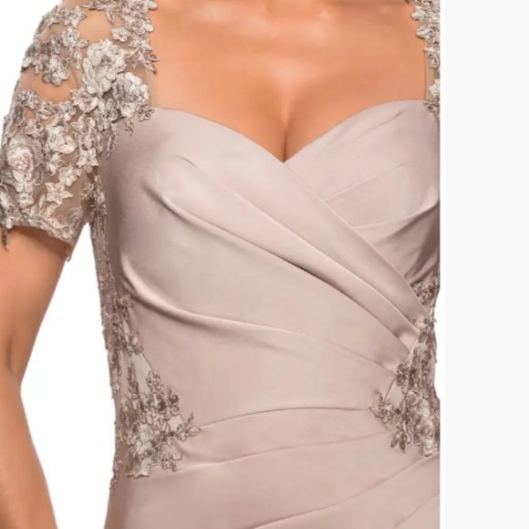 LA FEMME LACE BACK & SATIN FROST ROSE TRUMPET GOWN sz 4 - Picture 4 of 5